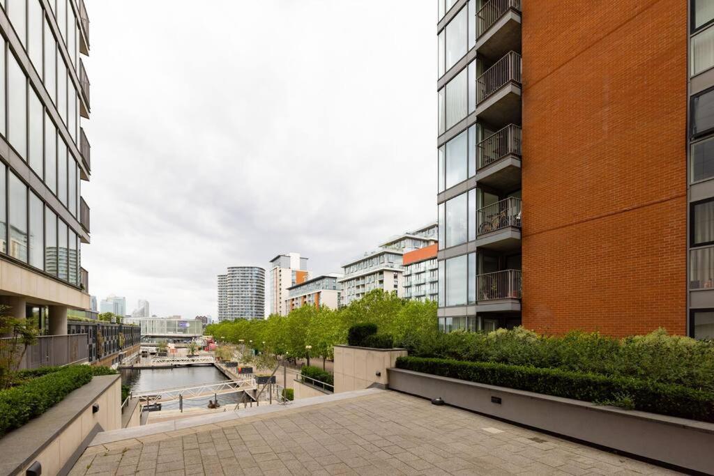 Convenient - Excel London - O2- 3 Bedroom Apartment Buitenkant foto