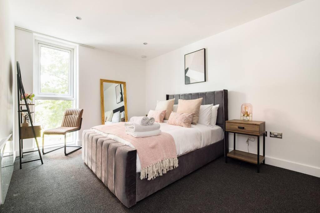 Convenient - Excel London - O2- 3 Bedroom Apartment Buitenkant foto