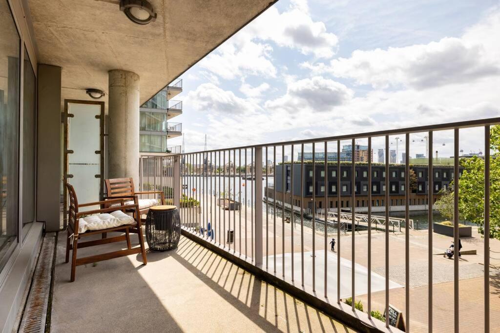 Convenient - Excel London - O2- 3 Bedroom Apartment Buitenkant foto